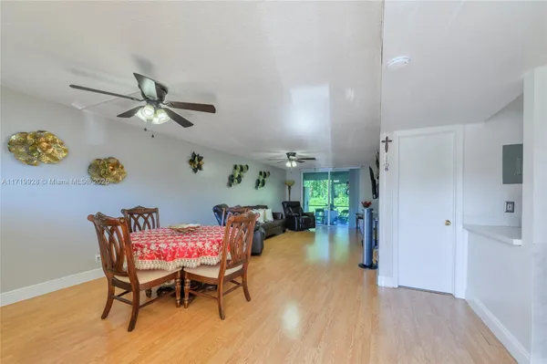 Property Slideshow image 3 of 29 | 300 s hollybrook dr 105, Pembroke Pines, FL, 33025