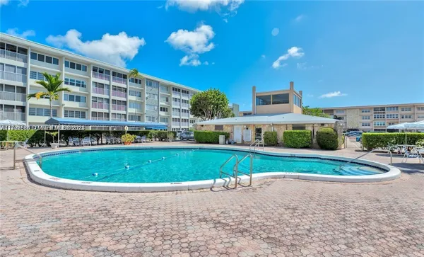 Property Slideshow image 2 of 2 | 330 se 2nd st 304f, Hallandale Beach, FL, 33009