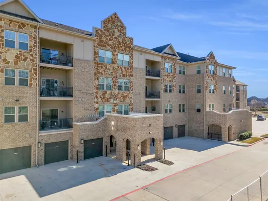 Property Slideshow image 2 of 34 | 1735 wittington pl apt 2302, Farmers Branch, TX, 75234