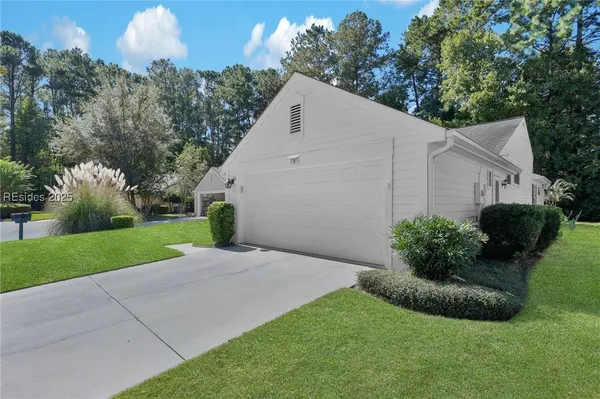 Property Slideshow image 2 of 36 | 6 broughton ct, Bluffton, SC, 29909