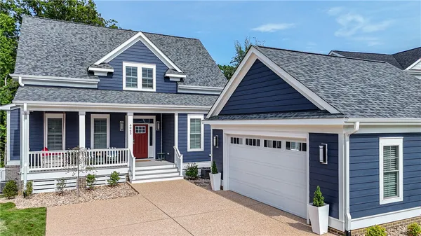 Property Slideshow image 2 of 45 | 6063 settlers market blvd, Williamsburg, VA, 23188