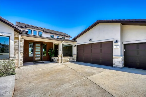 Property Slideshow image 2 of 40 | 111 medici cv, Horseshoe Bay, TX, 78657