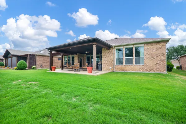 Property Slideshow image 2 of 27 | 1803 battle creek dr, Frisco, TX, 75036