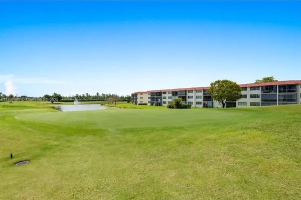Property Slideshow image 2 of 25 | 9220 s hollybrook lake dr 208, Pembroke Pines, FL, 33025