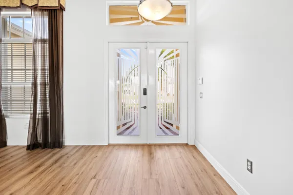 Property Slideshow image 3 of 42 | 525 sw lake manatee way, Port St Lucie, FL, 34986