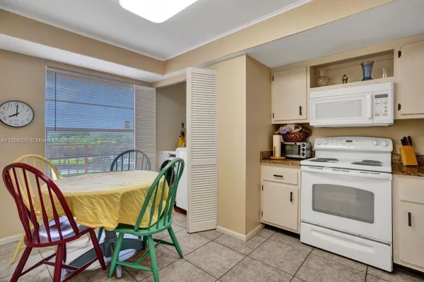 Property Slideshow image 3 of 64 | 14671 bonaire blvd 510, Delray Beach, FL, 33446