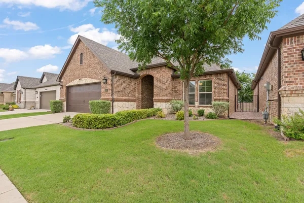 Property Slideshow image 3 of 40 | 2802 esplanade blvd 5802, Mansfield, TX, 76063