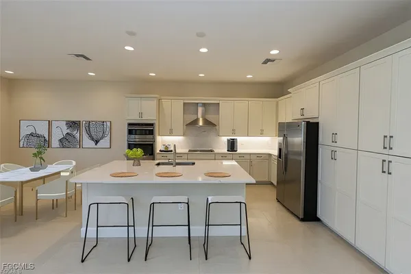 Property Slideshow image 3 of 50 | 14359 hogarth pl, Fort Myers, FL, 33905