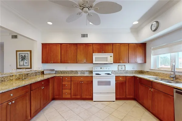 Property Slideshow image 3 of 36 | 5030 harmony cir 204, Vero Beach, FL, 32967