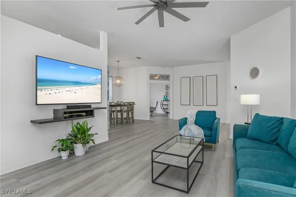 Property Slideshow image 3 of 27 | 170 vista ln, Naples, FL, 34119