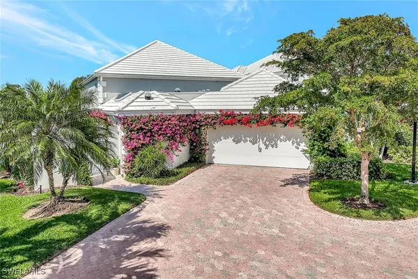 Property Slideshow image 2 of 45 | 7063 villa lantana way # 3, Naples, FL, 34108