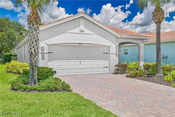Property Slideshow image 2 of 31 | 2113 summersweet dr, Alva, FL, 33920