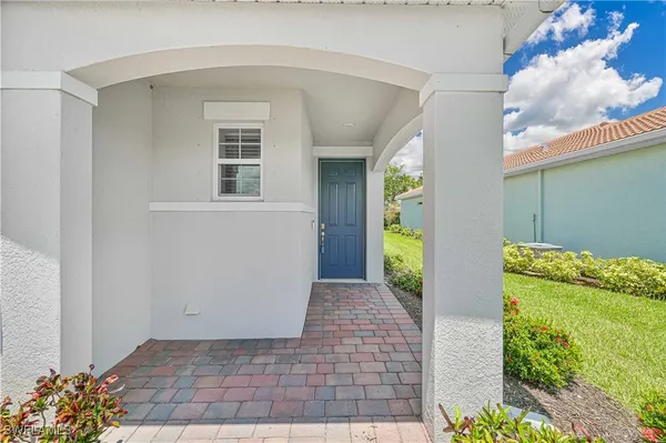 Property Slideshow image 3 of 31 | 2113 summersweet dr, Alva, FL, 33920