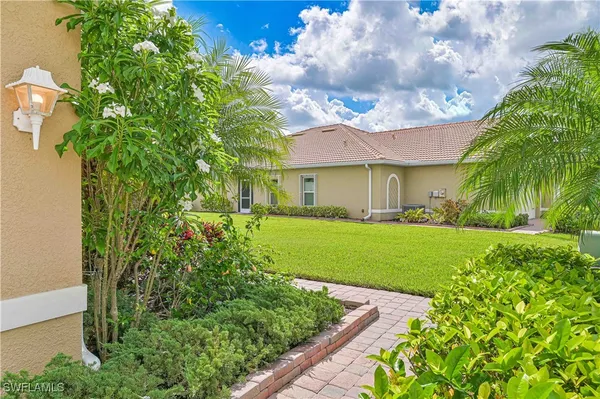 Property Slideshow image 3 of 42 | 15239 ligustrum ln, Alva, FL, 33920