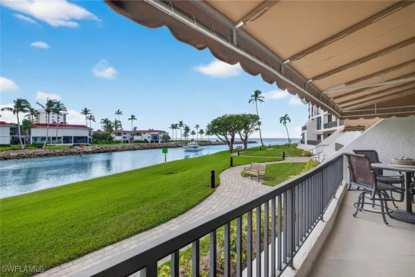 Property Slideshow image 2 of 32 | 2301 gulf shore blvd n # 114, Naples, FL, 34103