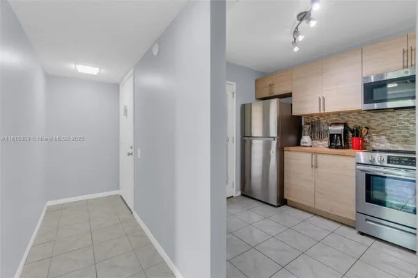 Property Slideshow image 3 of 26 | 2704 nassau bnd j2, Coconut Creek, FL, 33066