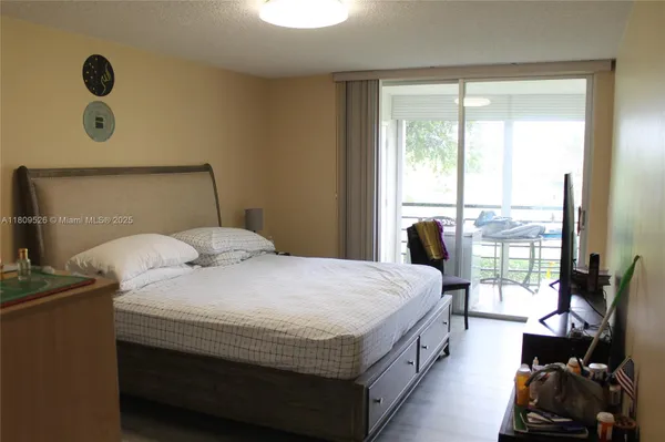 Property Slideshow image 3 of 9 | 23277 barwood ln 205, Boca Raton, FL, 33428