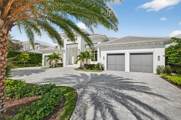 Property Slideshow image 2 of 37 | 375 bow line dr, Naples, FL, 34103