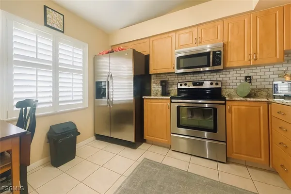 Property Slideshow image 3 of 21 | 11570 caravel cir 2022, Fort Myers, FL, 33908