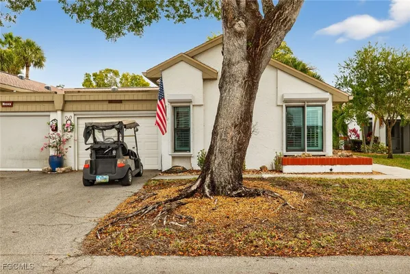 Property Slideshow image 2 of 44 | 1836 pine glade cir, Fort Myers, FL, 33907