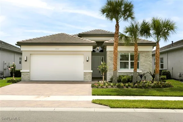 Property Slideshow image 3 of 50 | 11543 jacaranda dr, Naples, FL, 34120