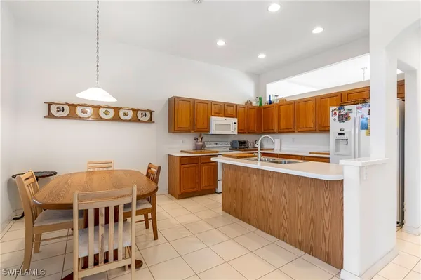 Property Slideshow image 2 of 15 | 3537 heron glen ct, Bonita Springs, FL, 34134