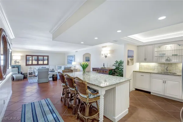 Property Slideshow image 3 of 22 | 1919 gulf shore blvd 603, Naples, FL, 34102