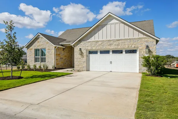 Property Slideshow image 2 of 40 | 1851 dancing oak ln, San Marcos, TX, 78666