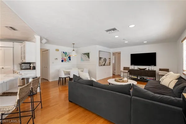 Property Slideshow image 3 of 15 | 626 regatta rd, Naples, FL, 34103
