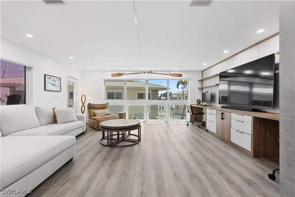 Property Slideshow image 2 of 27 | 2500 gulf shore blvd n7, Naples, FL, 34103