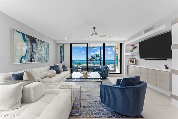 Property Slideshow image 3 of 34 | 3100 gulf shore blvd 504, Naples, FL, 34103