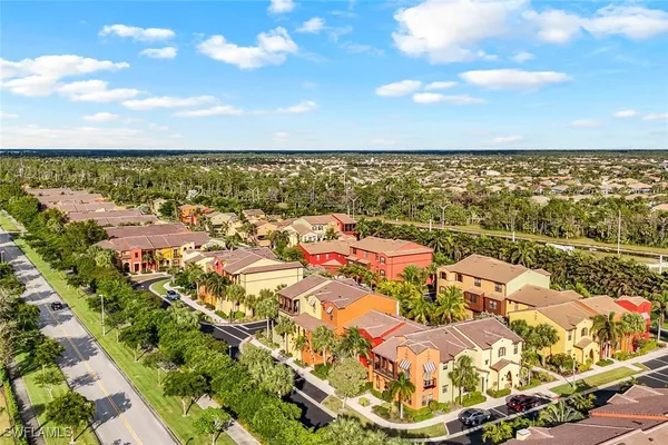 Property Slideshow image 3 of 25 | 8985 cambria cir 2103, Naples, FL, 34113