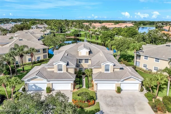 Property Slideshow image 3 of 20 | 8355 mystic greens way 1902, Naples, FL, 34113