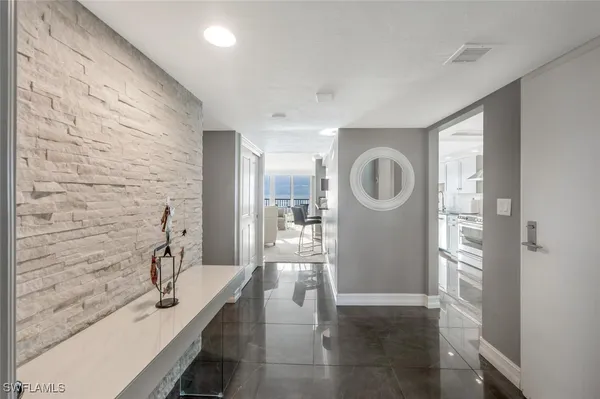 Property Slideshow image 3 of 50 | 2381 gulf shore blvd 503, Naples, FL, 34103