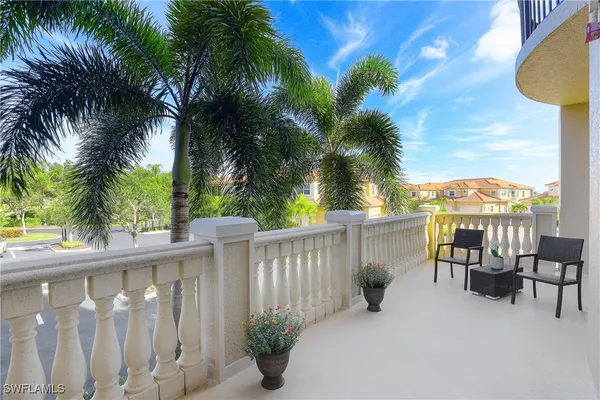 Property Slideshow image 3 of 30 | 580 el camino real unit 3201, Naples, FL, 34119
