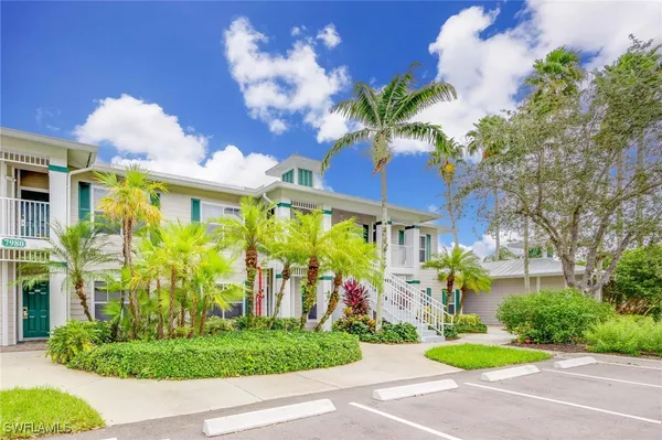 Property Slideshow image 3 of 41 | 7980 mahogany run ln 123, Naples, FL, 34113