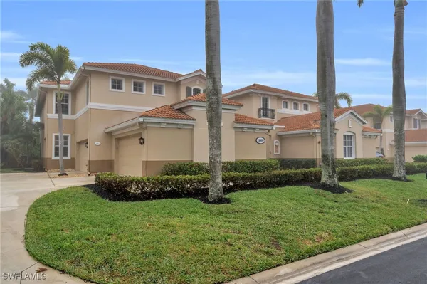 Property Slideshow image 2 of 40 | 11037 harbour yacht ct unit 201, Fort Myers, FL, 33908