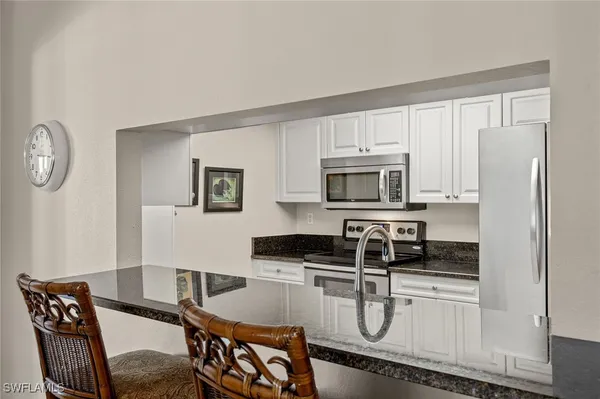 Property Slideshow image 2 of 20 | 5817 glencove dr 405, Naples, FL, 34108