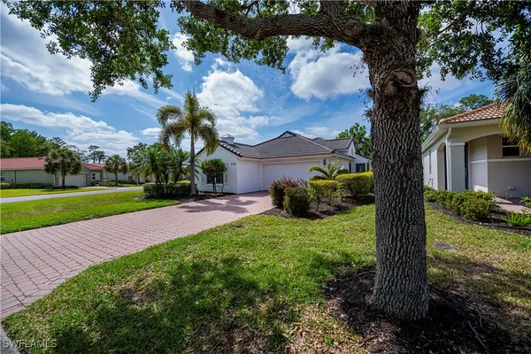 Property Slideshow image 3 of 50 | 2335 summersweet dr, Alva, FL, 33920