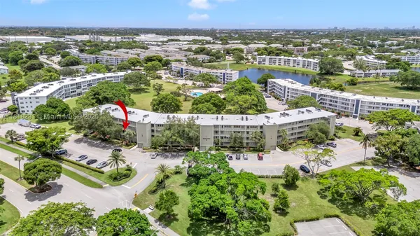 Property Slideshow image 3 of 27 | 2026 berkshire b 2026, Deerfield Beach, FL, 33442