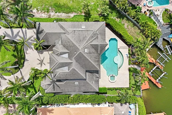 Property Slideshow image 2 of 43 | 384 mooring line dr, Naples, FL, 34102