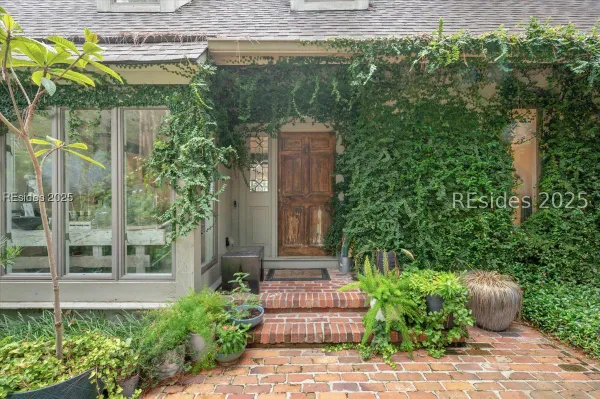 Property Slideshow image 3 of 49 | 24 china cockle ln, Hilton Head Island, SC, 29926