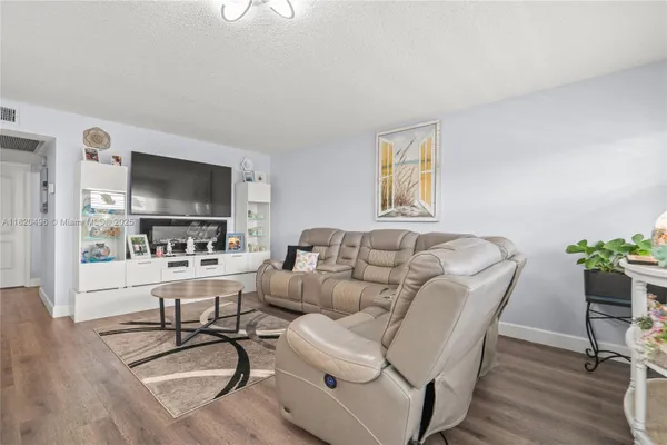 Property Slideshow image 3 of 18 | 3021 ellesmere b # 3021, Deerfield Beach, FL, 33442