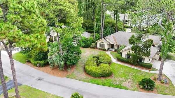 Property Slideshow image 2 of 48 | 5 honey locust cir, Hilton Head Island, SC, 29926