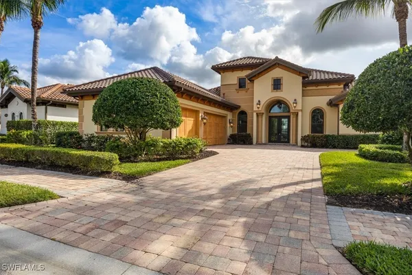 Property Slideshow image 2 of 25 | 6504 costa cir, Naples, FL, 34113