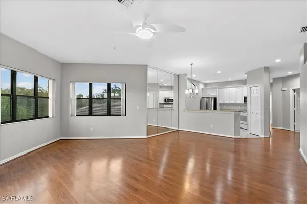Property Slideshow image 2 of 20 | 195 vintage cir e304, Naples, FL, 34119