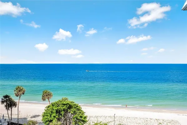 Property Slideshow image 3 of 20 | 2901 gulf shore blvd n apt 601s, Naples, FL, 34103