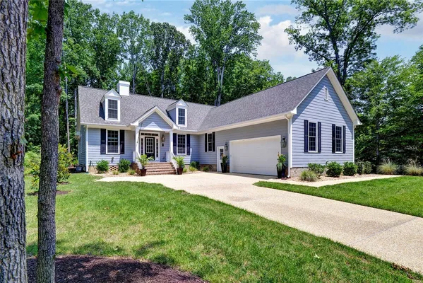 Property Slideshow image 2 of 42 | 3 menife ct, Williamsburg, VA, 23188