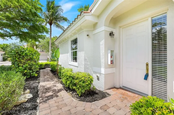Property Slideshow image 3 of 44 | 9053 cascada way apt 202, Naples, FL, 34114