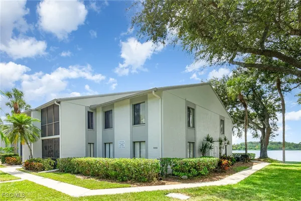 Property Slideshow image 2 of 30 | 9950 sailview ct apt 12, Fort Myers, FL, 33905